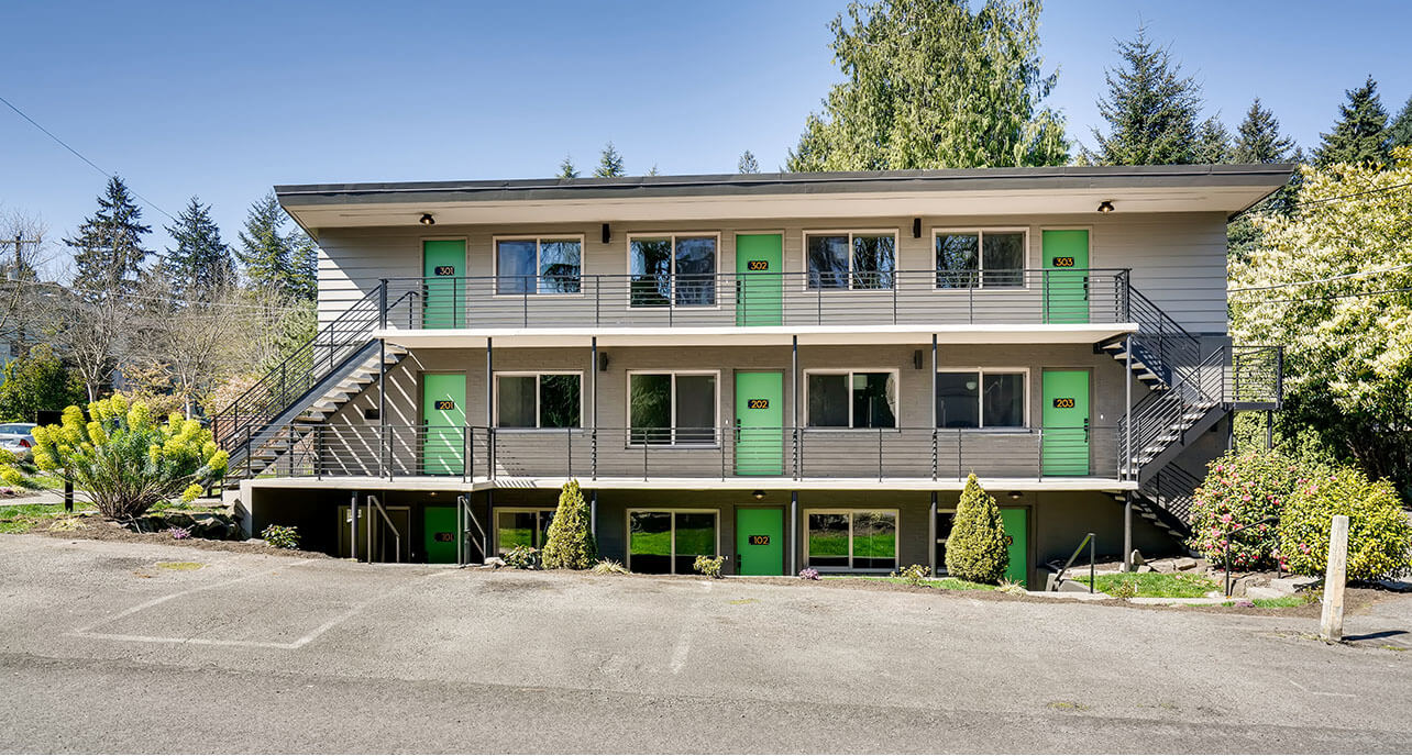 view of Maggie apartments from parking lot