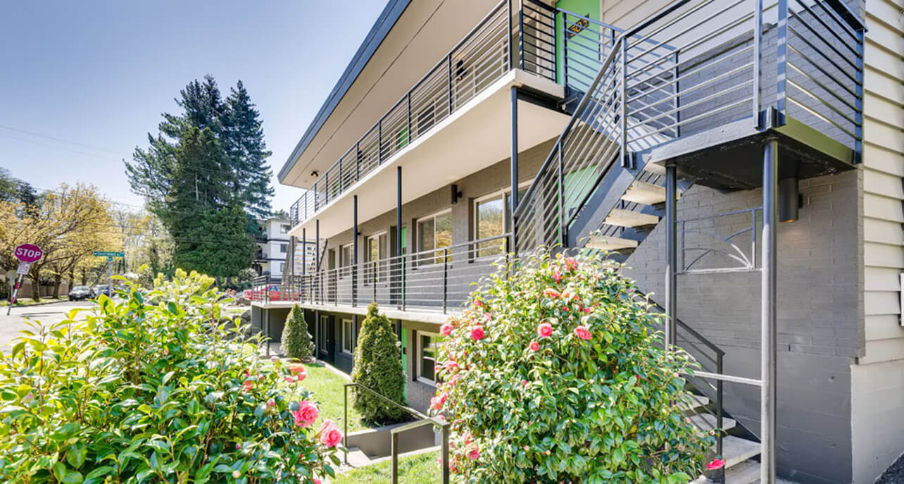 lush greenery outside Maggie apartments in Magnolia neighborhood